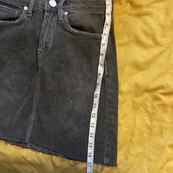 BLANKNYC NWOTWomens 24 black denim a line mini skirt DISTRESSED DENIM UNCUT HYM - Picture 6 of 7